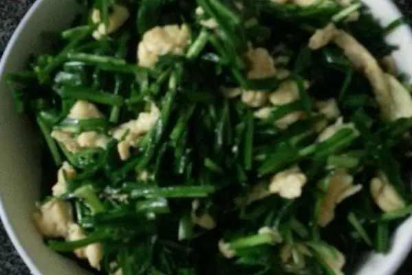 简单的养生。鸡蛋炒韭菜。