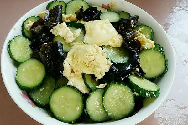 黄瓜黑木耳炒鸡蛋