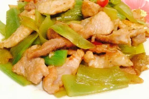 莴苣炒肉片