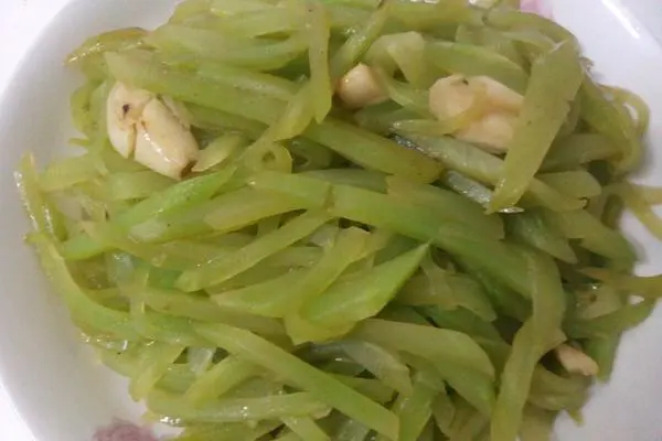蚝油炒莴笋