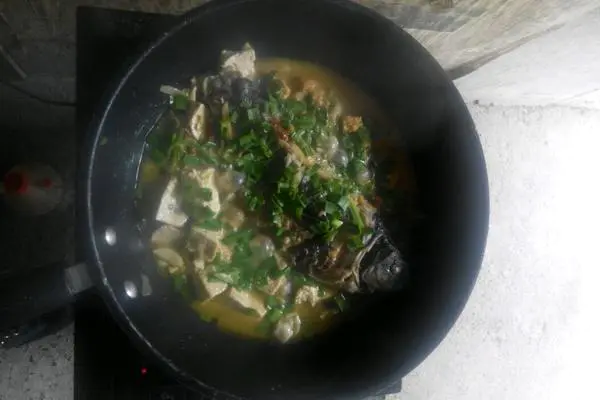 鲫鱼炖豆腐
