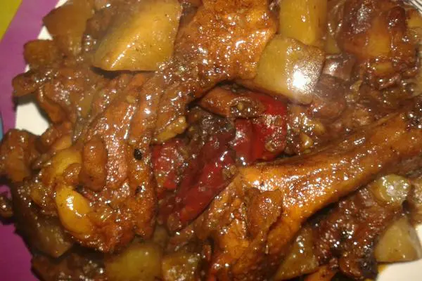 鸭腿炖萝卜