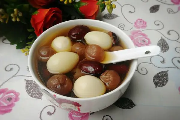 红枣桂圆鹌鹑蛋糖水