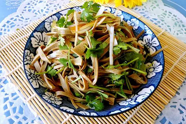 凉拌三河豆腐丝