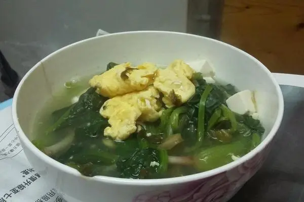 菠菜雞蛋豆腐湯
