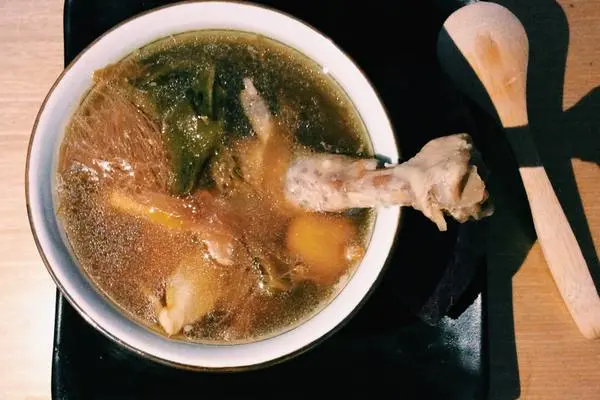 霸王花玉竹无花果瘦肉鸡脚汤