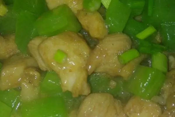青笋鸡丁