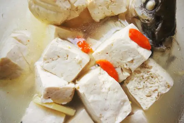 枸杞鲫鱼豆腐汤