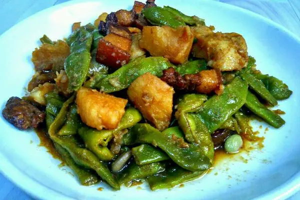 土豆炖五花肉豆角