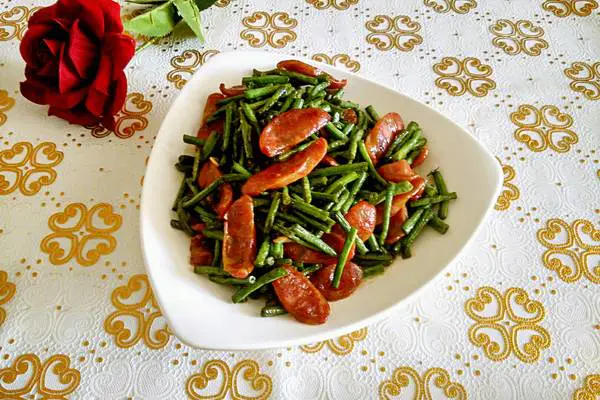 豇豆炒辣肠
