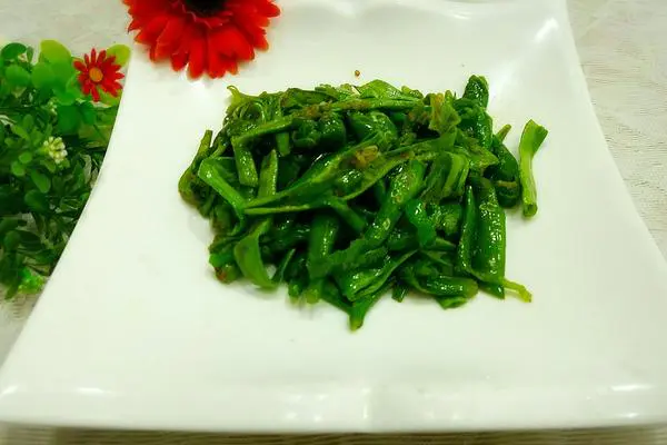 豇豆压青椒