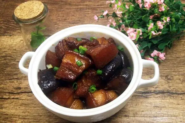 香菇煲花肉