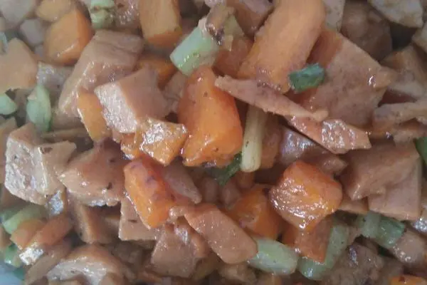 胡萝卜炒火腿