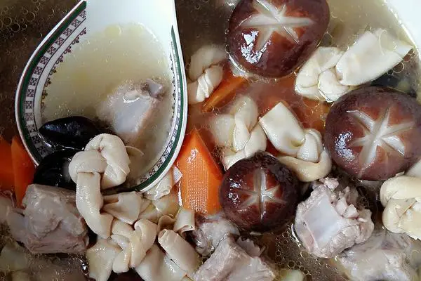 三鲜排骨汤