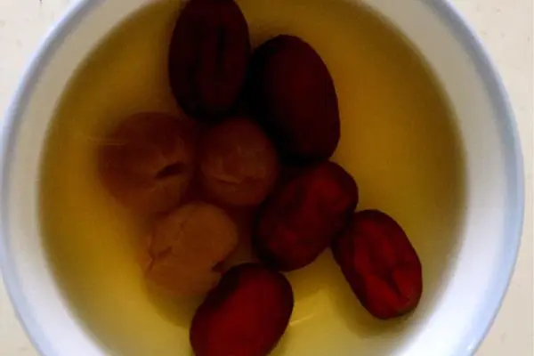 红枣桂圆糖水