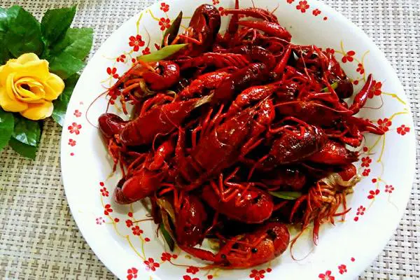 油焖小龙虾