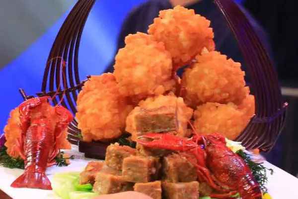 CCTV7食尚大转盘《灌汤龙虾球》