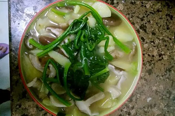 蘑菇炖土豆