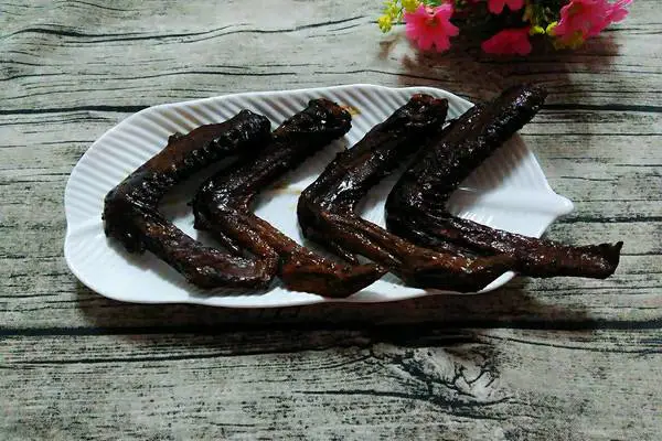 周黑翅