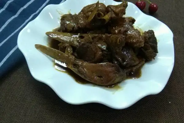 酱油焖鸭