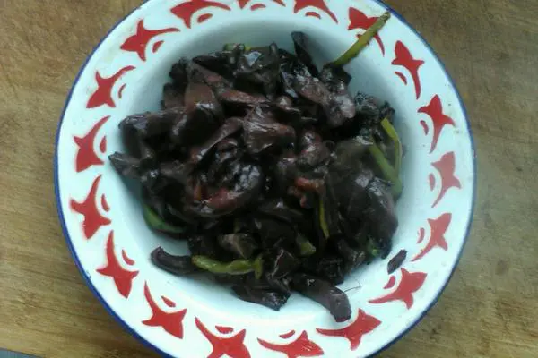肉蘑炒肉