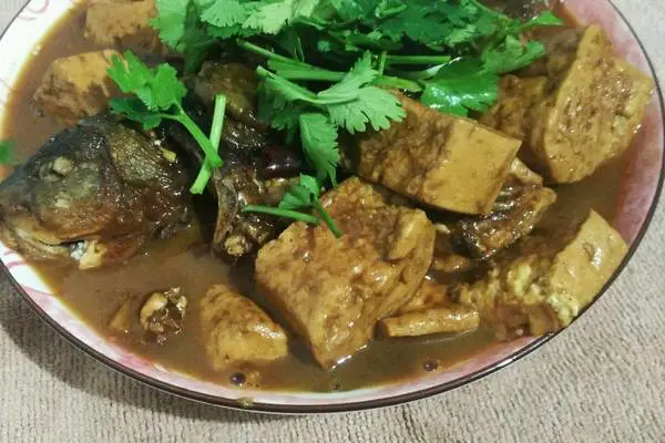 鲫鱼炖豆腐