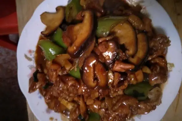 香菇焖鸡腿