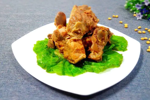 美味黄豆酱香大骨头