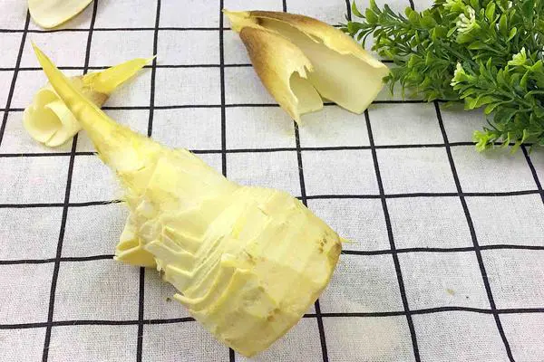 快速剥春笋