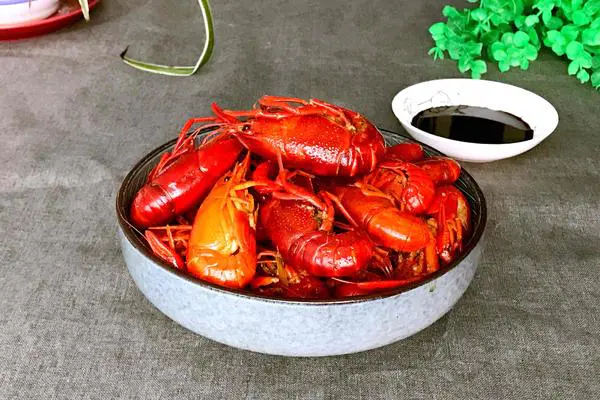油焖小龙虾