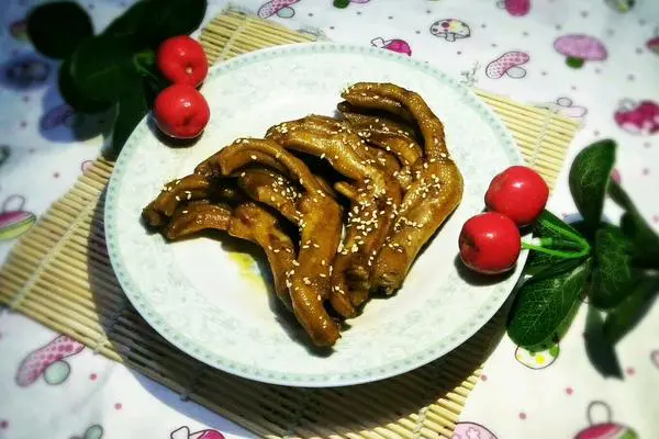 卤鸭掌