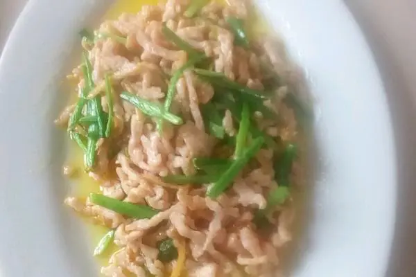 韭菜苔肉丝