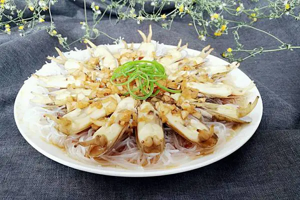 蒜蓉蛏子蒸粉丝