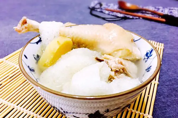 竹荪鸡汤