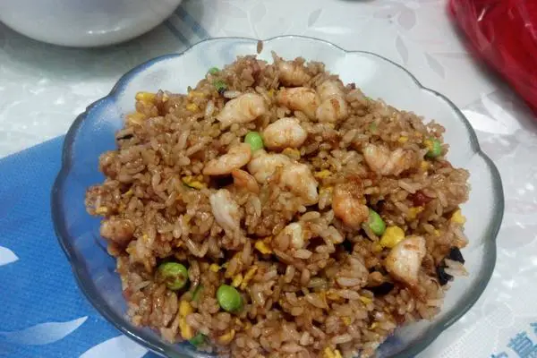 鲜虾仁火腿特色蛋炒饭