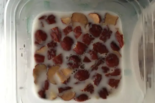 红枣酸奶饮