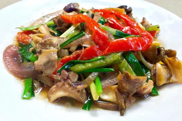 姜葱炒海螺肉