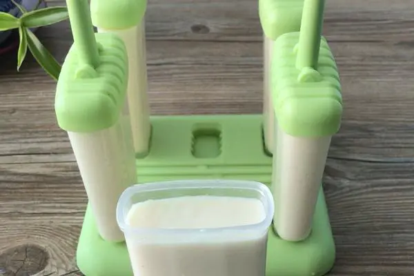 蜜桃奶油雪糕