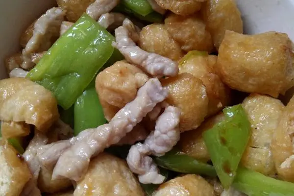 油豆腐炒肉