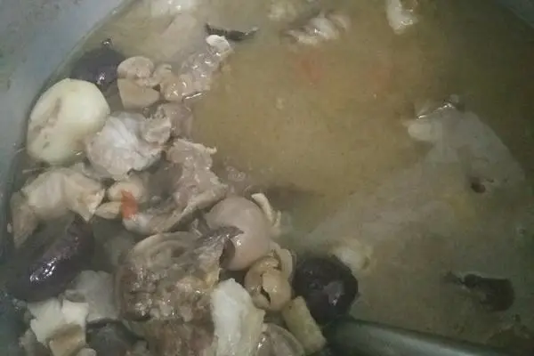 滋补羊肉排骨汤