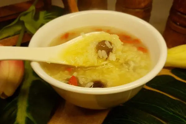 龙眼枸杞粥