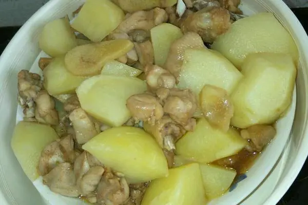咖喱鸡腿焖土豆