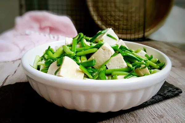 青蒜苗炒豆腐