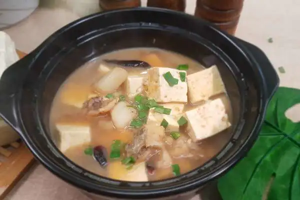 鳕鱼炖豆腐