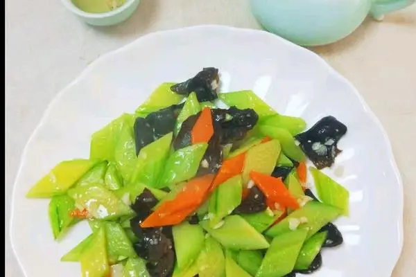 清炒黄瓜木耳