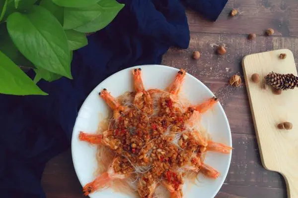 好吃到舔手指的蒜蓉粉丝开背虾