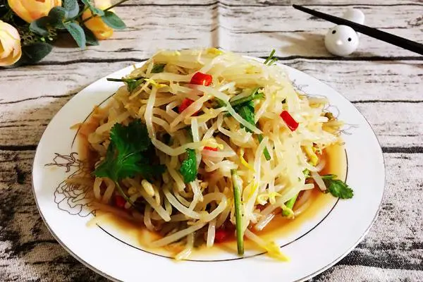 凉拌绿豆芽