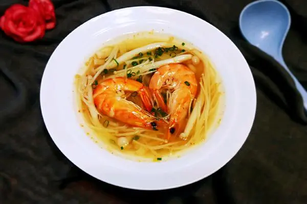 菌菇鲜虾汤