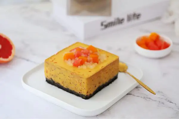 杨枝甘露慕斯蛋糕