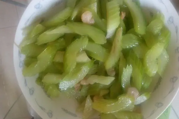 西芹炒虾仁